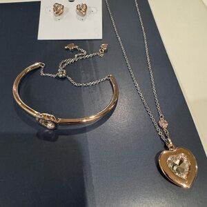 White House/Black Market - 3 piece Jewlery Set